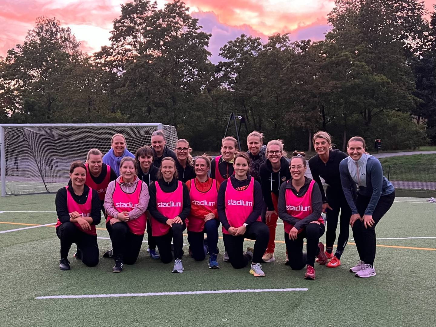 Naisten Kuntofutis on käynnistynyt! / Damernas Motionsfotboll har startat!