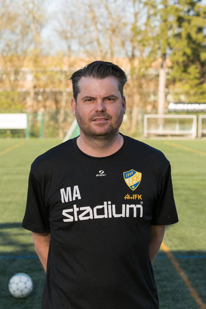 Matthias Ahonen jalkapallon U12 valmennuspäälliköksi