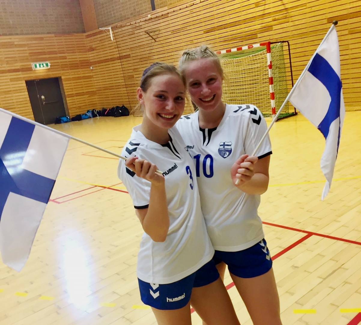 Två flickjuniorer debuterade i F02-landslaget