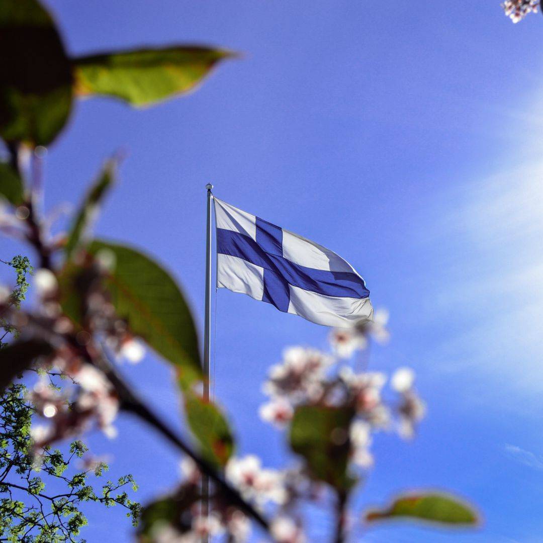 Toimiston aukiolo- ja henkilökunnan työskentelyajat juhannuksena