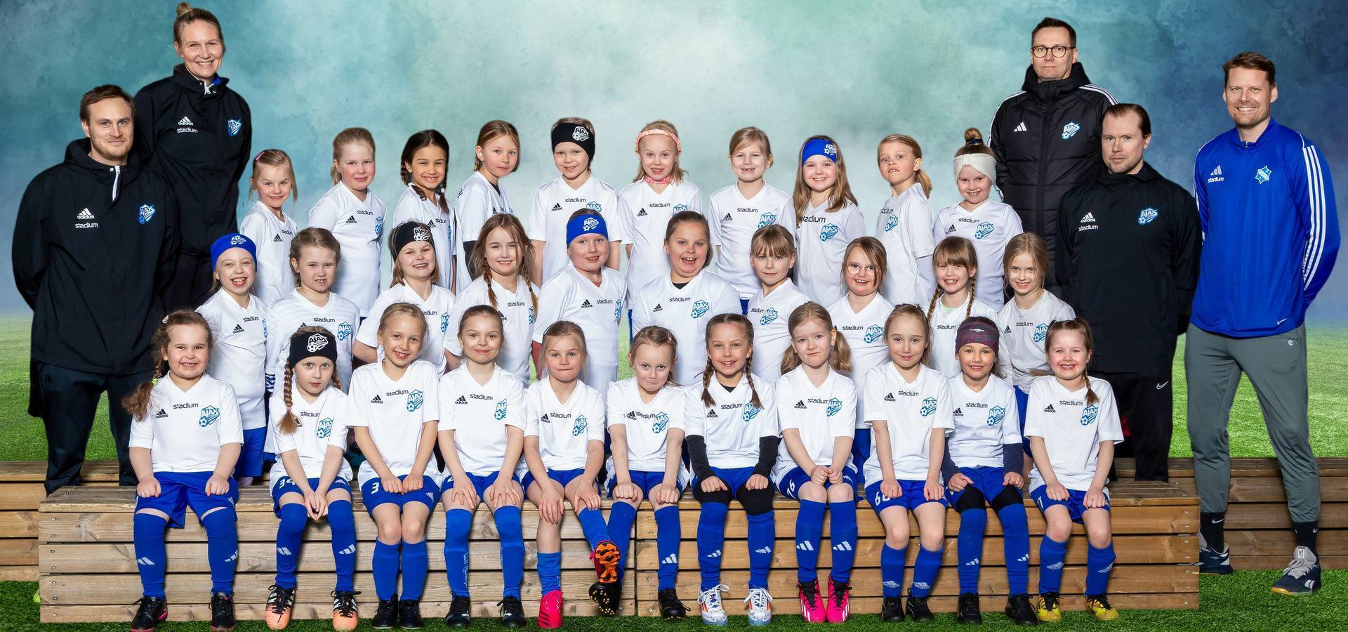 Tervetuloa pelaamaan mukavaan tyttöporukkaan!