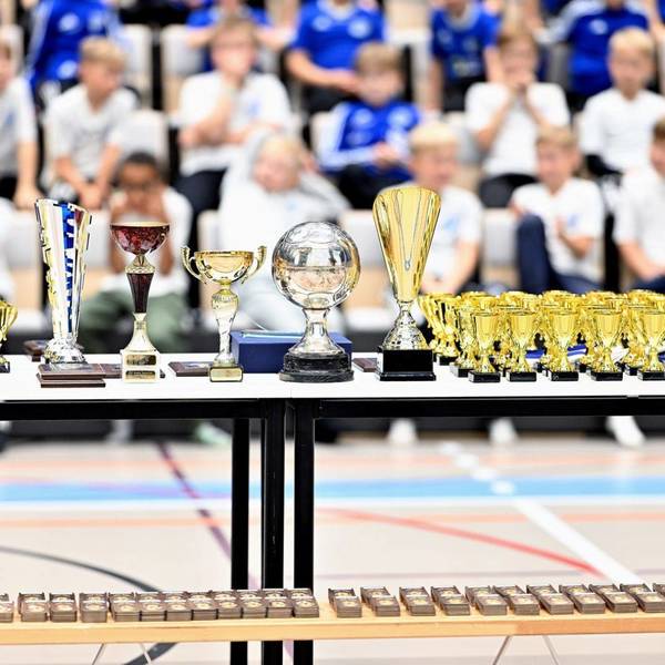 Kausi on päättynyt - Palkintosadetta päättäjäisissä