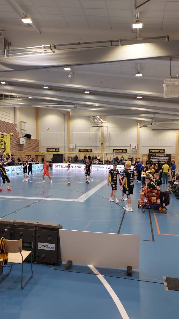 Alahärmän Kisasta vierailtiin liigapelissä