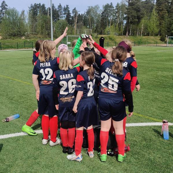 T9-10 ENSIMMÄISET 8V8 PELIT