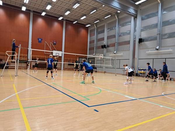 U-15 pojat avasivat sarjakauden vahvasti Helsingissä
