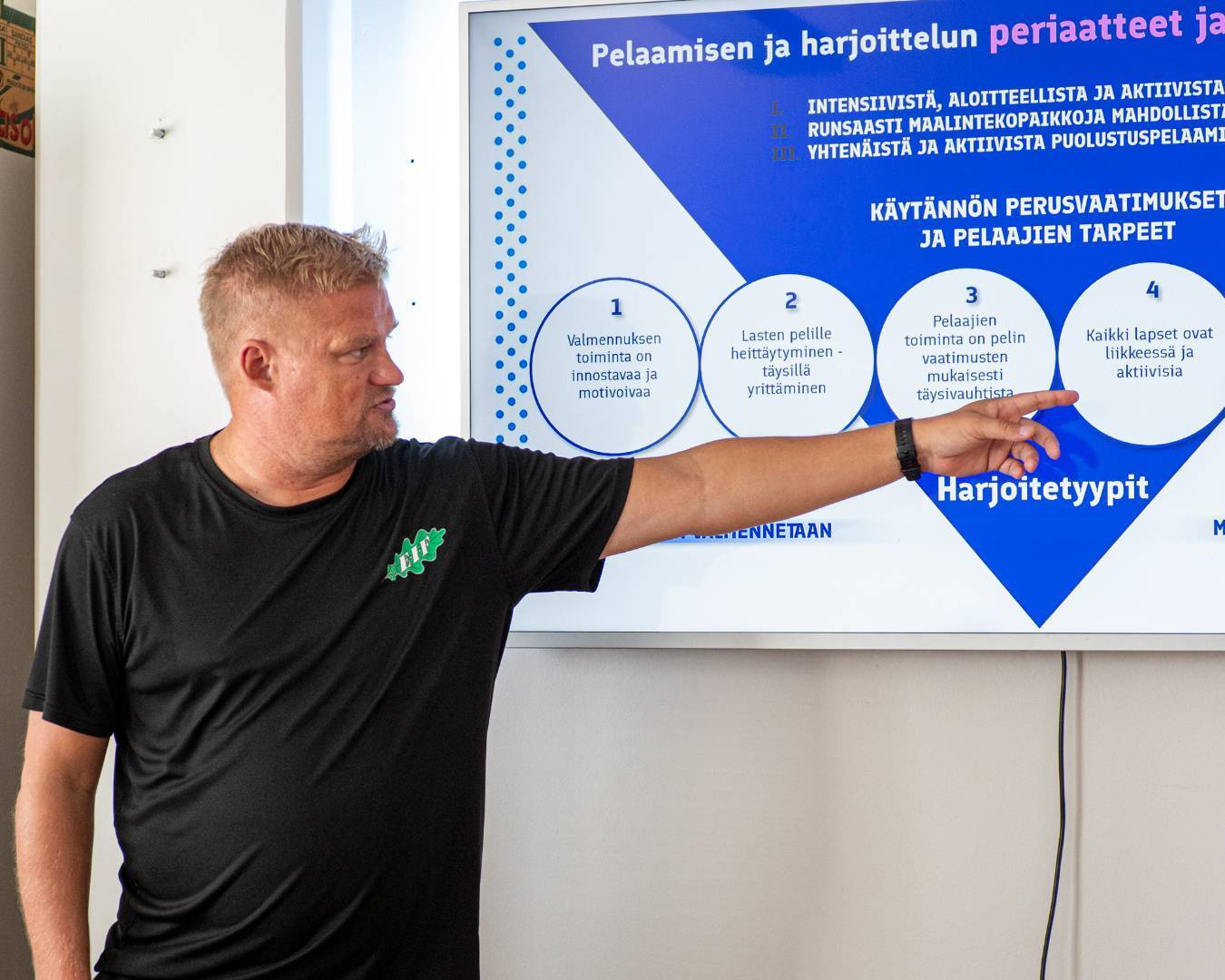 Pasoja lämnar EIF - Pasoja jättää EIF:n