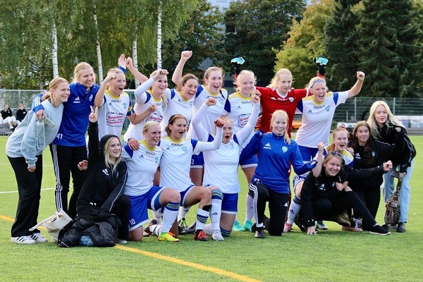 EBK:n Naisten edustus pelaa Ykkösessä myös tällä kaudella!