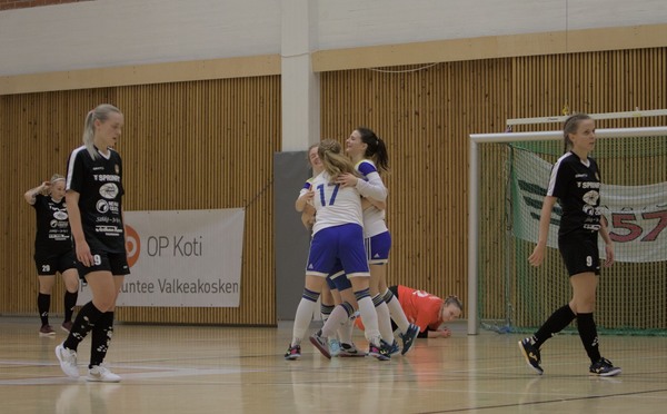 Futsal-Liigajoukkueelle voitto Valkeakoskelta!
