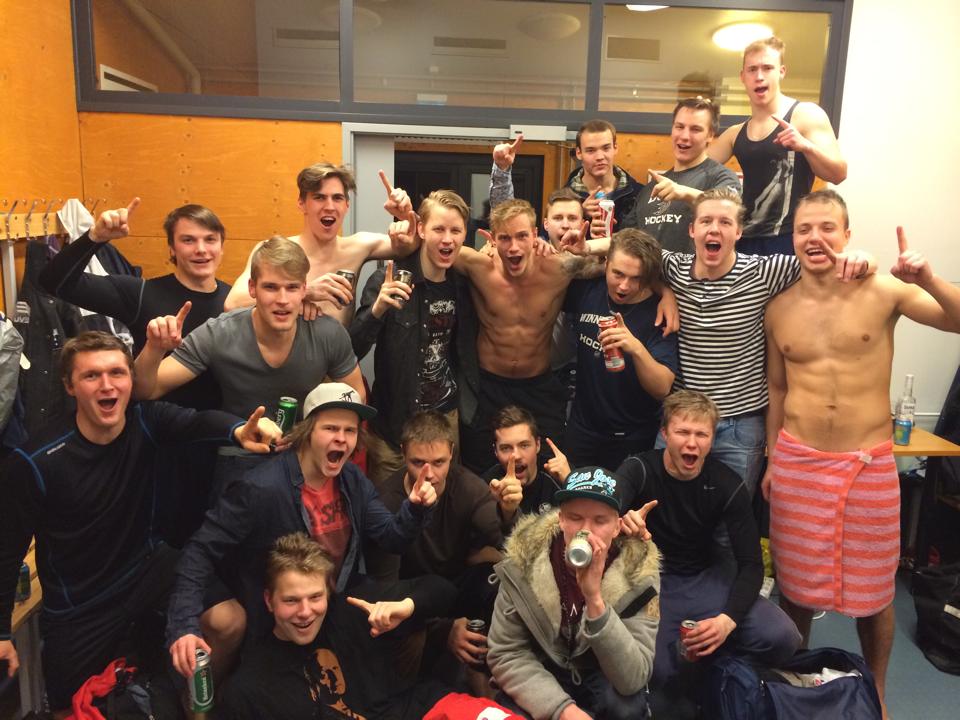 Miehet divarin mestaruuteen!