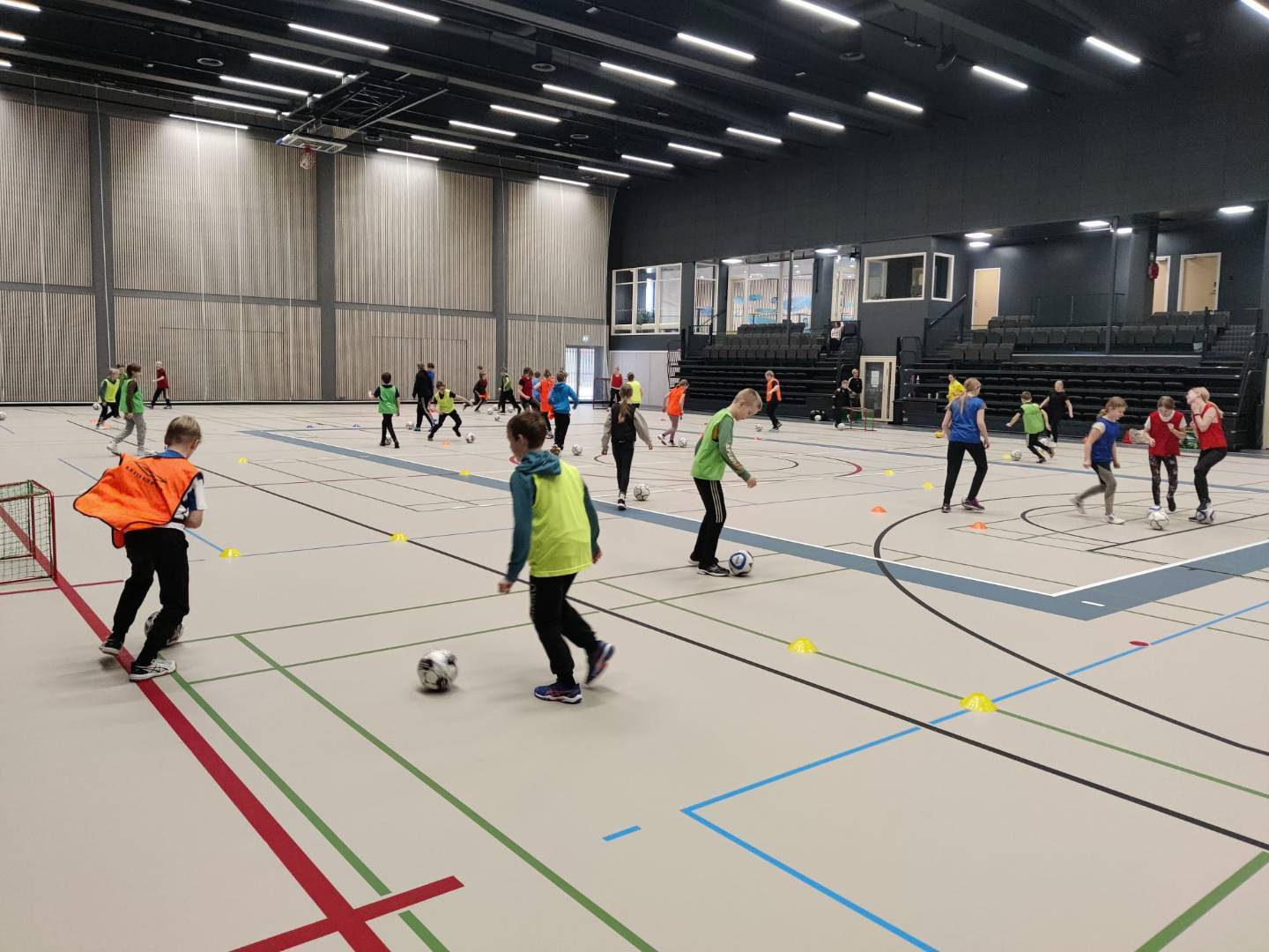 Futsal vapaavuoro koululaisille