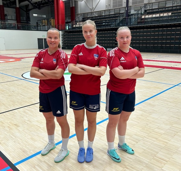 Katariina Marttila, Fanny Hellgren ja Silja pysyvät FC Halikossa