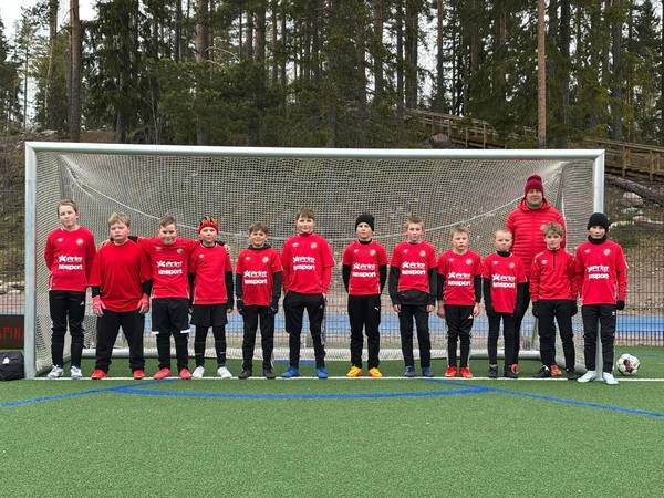 Junioriliigaa Riihiksen kentällä