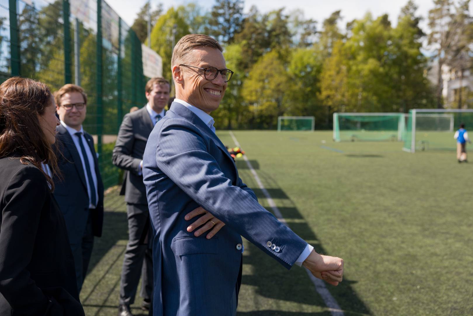 Tasavallan presidentti Alexander Stubb tutustui FC Kontun toimintaan