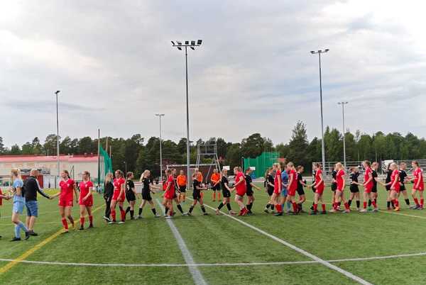 Komea 0-5 voitto ONSista syyskierroksen avauksesta