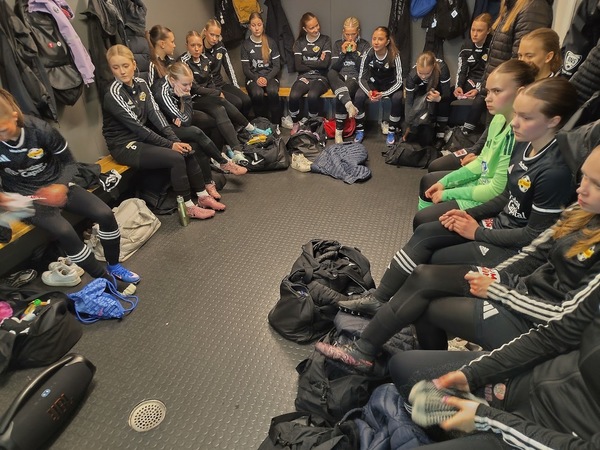 Sarja-avaus Kempeleessä Linnakankaan tekonurmella, Ajax-FC Raahe la klo 15.30