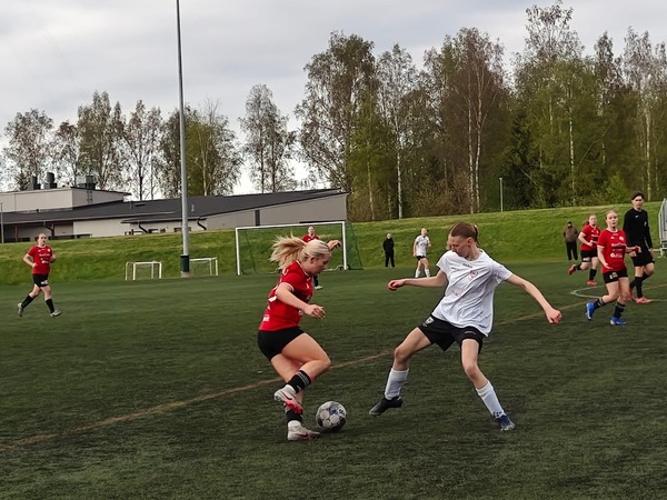 Sarjan avauspisteet, voitto ONS/B:stä luvuin 1-0.