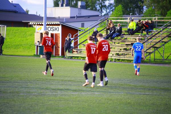 Kymppisakki sarjakärkeen!!!