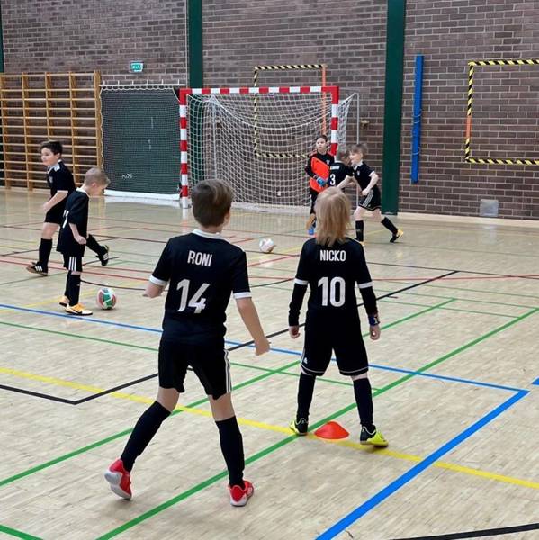 FC Rauman joukkueissa pelataan myös futsalia, tervetuloa kokeilemaan!