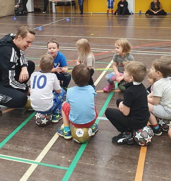 Tervetuloa mukaan futisstarttiin.