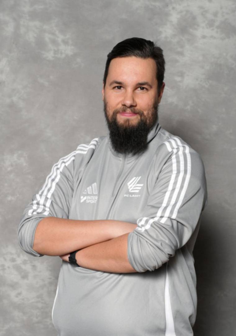 Santeri Tuovinen maalivahtivastaavaksi