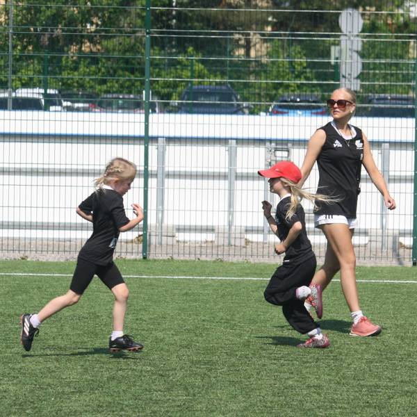 Kesän jalkapallokoulun ja kesäleirin ilmoittautumiset auki