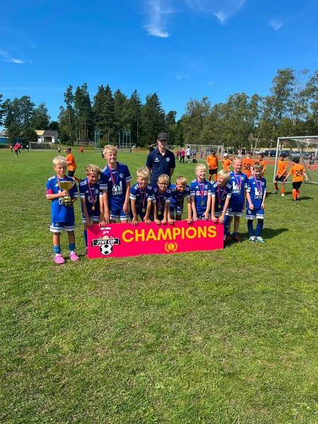 Kultaa 2015 Jymy Cupin kilpasarjasta!! 