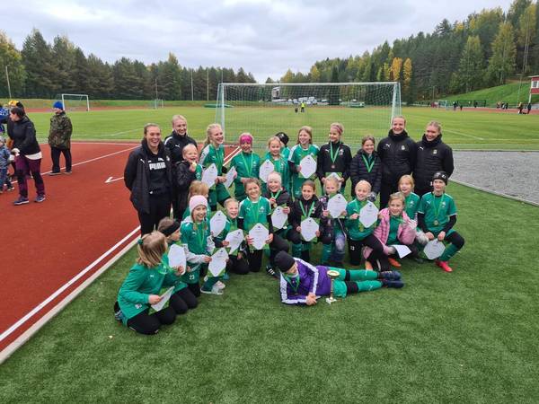 TyttöSiilistä T11-13 joukkueelle kultaa ja pronssia