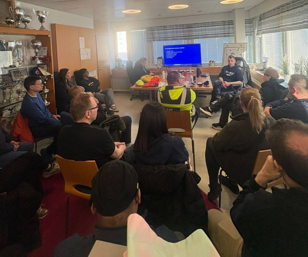 Joukkueiden huoltajat kouluttautuivat