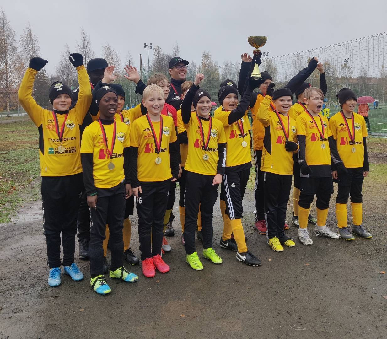 E-Pojat -10 Oulu Boys Cup turnaus voittoon!