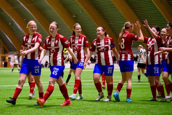 Voitto T18 Ykkösen kotiavauksesta!