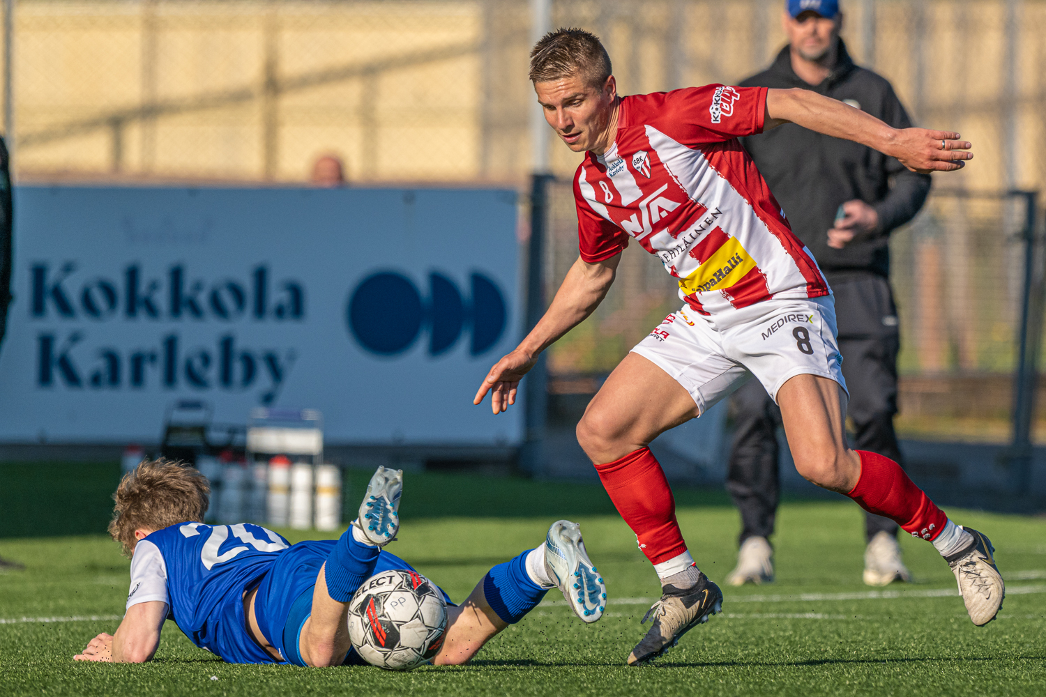 Fyra nya kontrakt - neljä uutta sopimusta