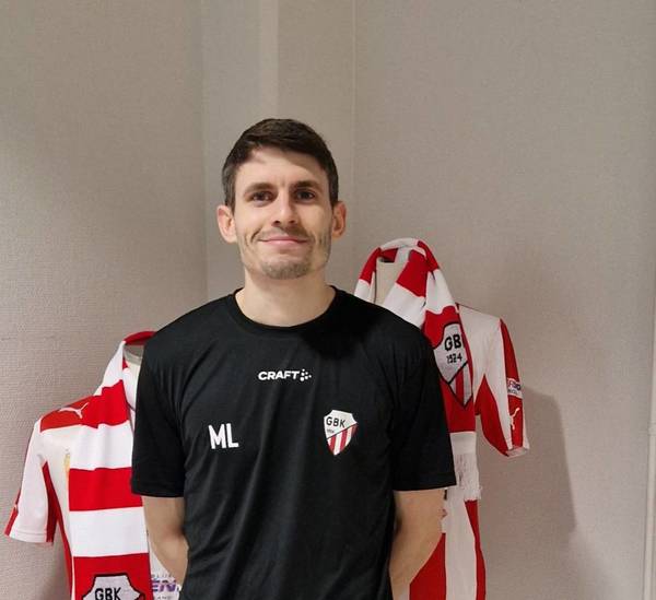 Evran Akman till tränartutor för pojkarna/ Valmennuksen tutoriksi pojille