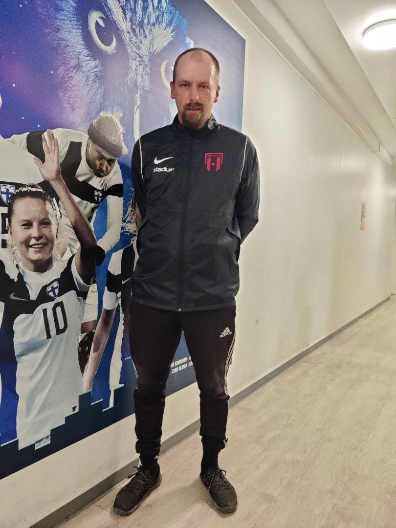 Petri Turunen luotsaa T14-joukkuetta