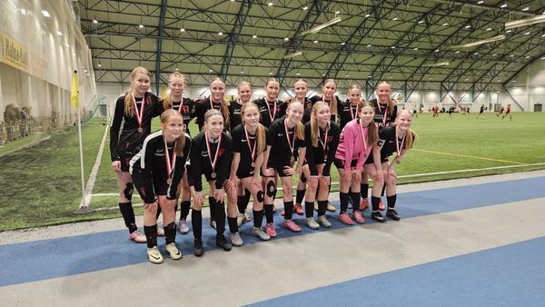 Hercules tytöt pronssille