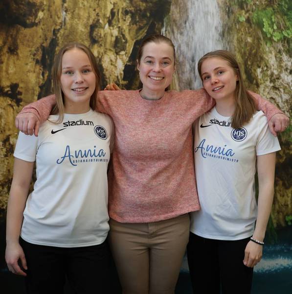 Asianajotoimisto Annia naisten edustusjoukkueen pääyhteistyökumppaniksi