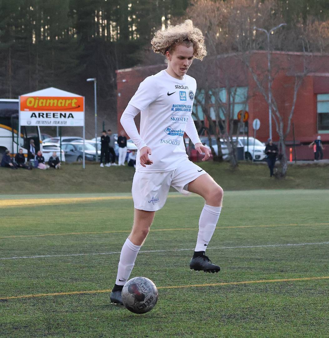 ​Lisää HJS-kasvattien kiinnityksiä ‒ Kimi Larjanne taituroi valkopaitojen riveissä myös jatkossa