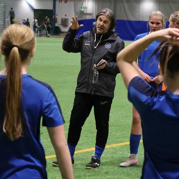 Peter Sampo naisten edustusjoukkueen päävalmentajaksi