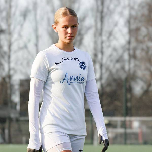 Aino Kimonen jatkaa HJS-paidassa ‒ ”Peruskallio alakerrassa”