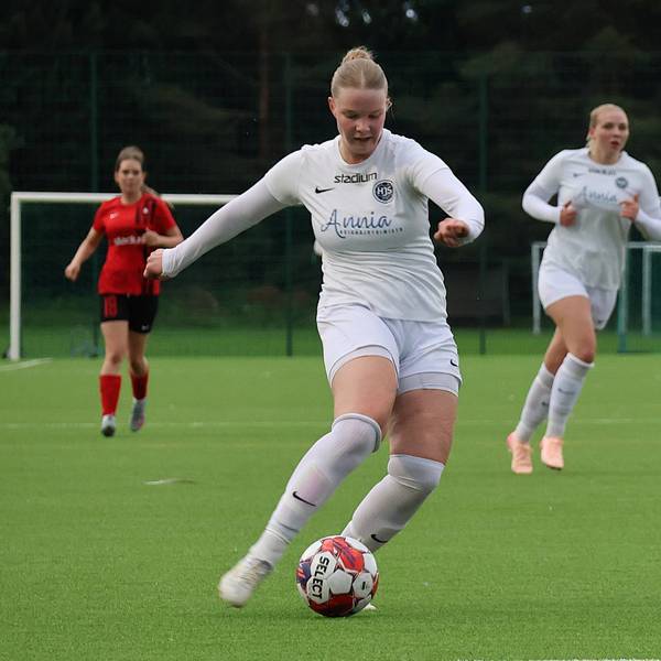 Liisa Sipola jatkaa HJS:n keskikentällä ‒ ”Taitava ja ovela pelaaja”