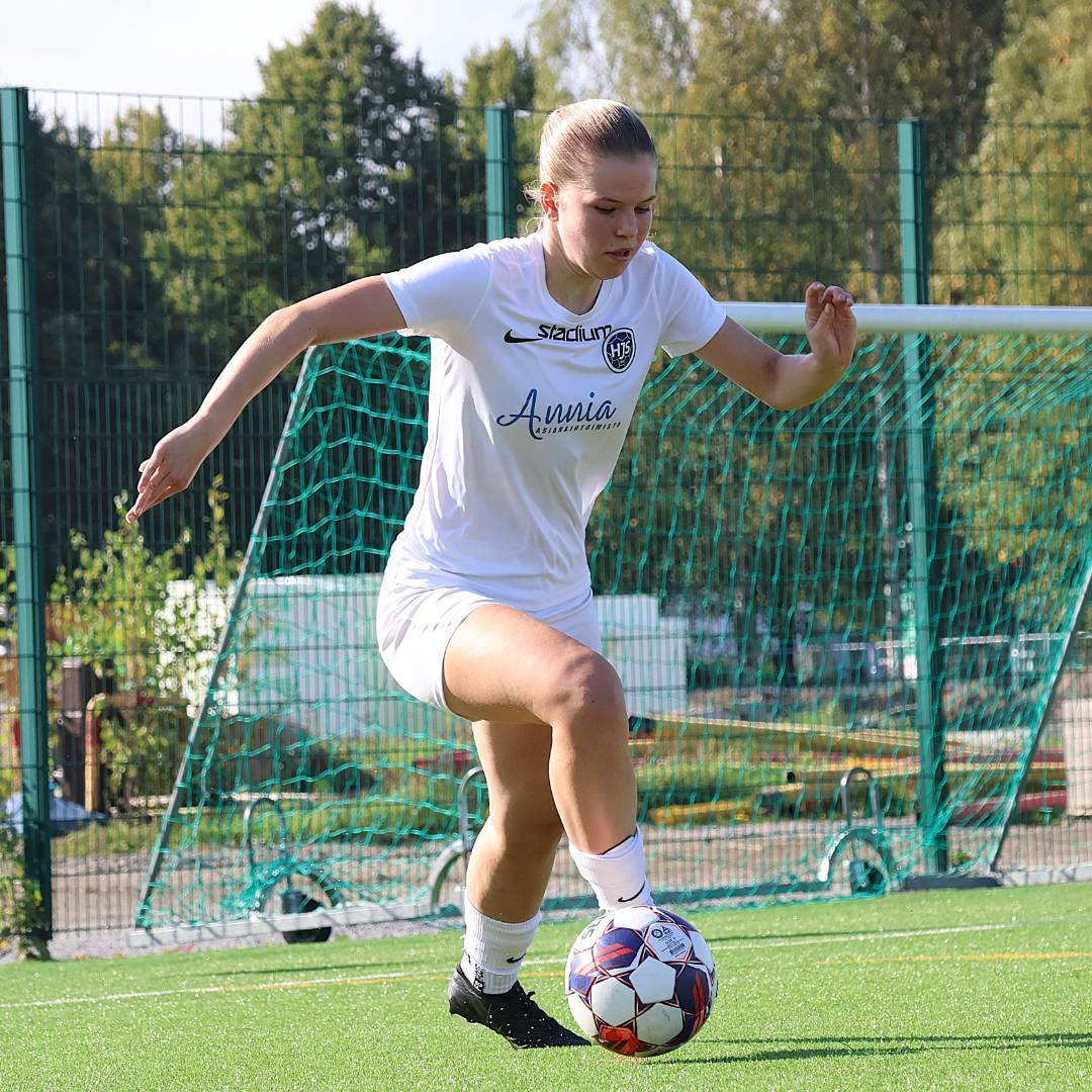 HJS-kasvatti Minea Säteri jatkaa puolustajien kiusaamista ‒ ”Ei jätä kiveäkään kääntämättä"