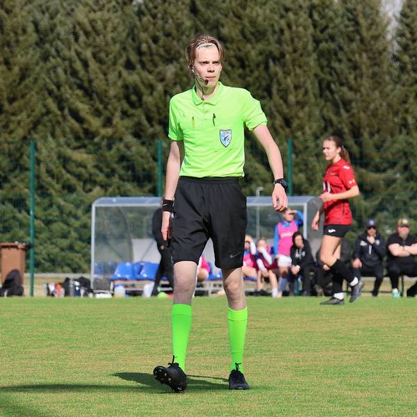 ​Jalkapalloerotuomarien peruskurssi järjestetään lauantaina 25.4.