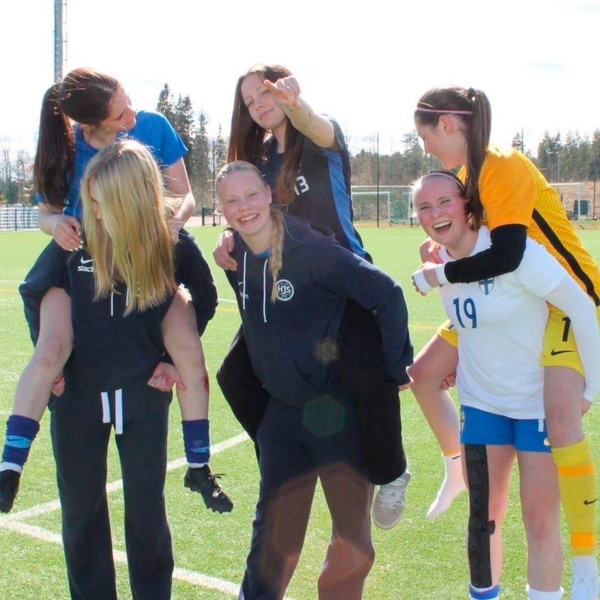 ​U16-tyttöjen Alueturnaus päättyi Team Kivirannan juhliin