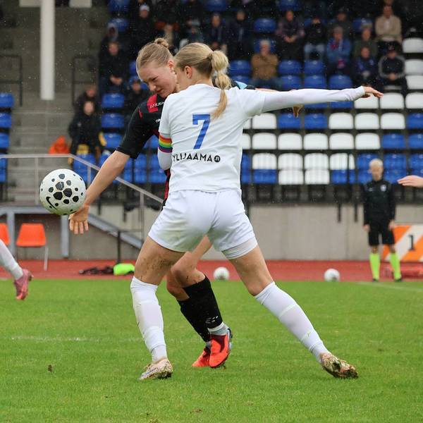 ​PK-35 Vantaa heilutti maaliverkkoa kymmenen kertaa
