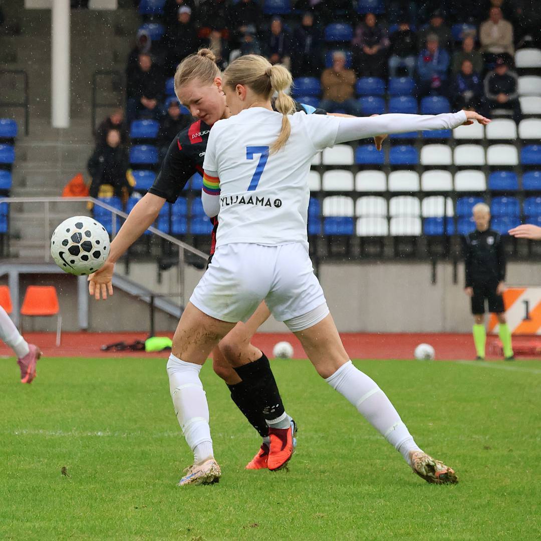 PK-35 Vantaa heilutti maaliverkkoa kymmenen kertaa