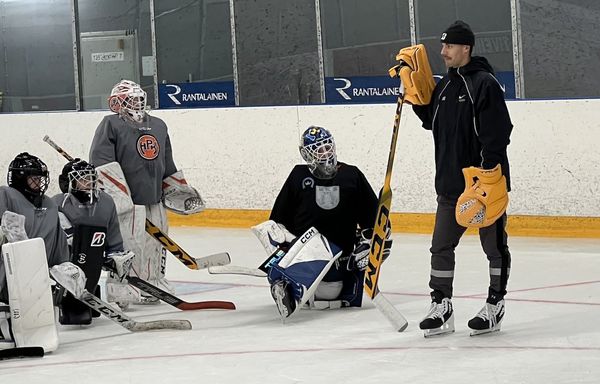 Saros ja Luukkonen tähdittävät taas suosittua Top Goalie Camp -maalivahtileiriä
