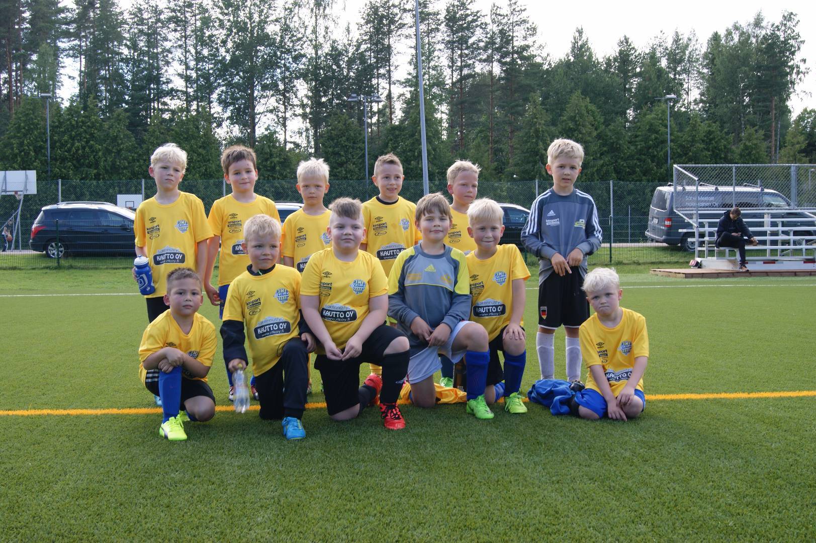 P10 joukkue ensimmäisissä peleissä Jyväskylässä