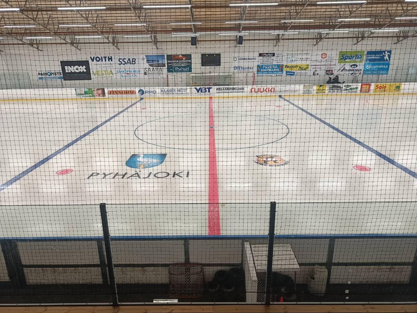 Pyhäjoen jäähallin jää valmis.