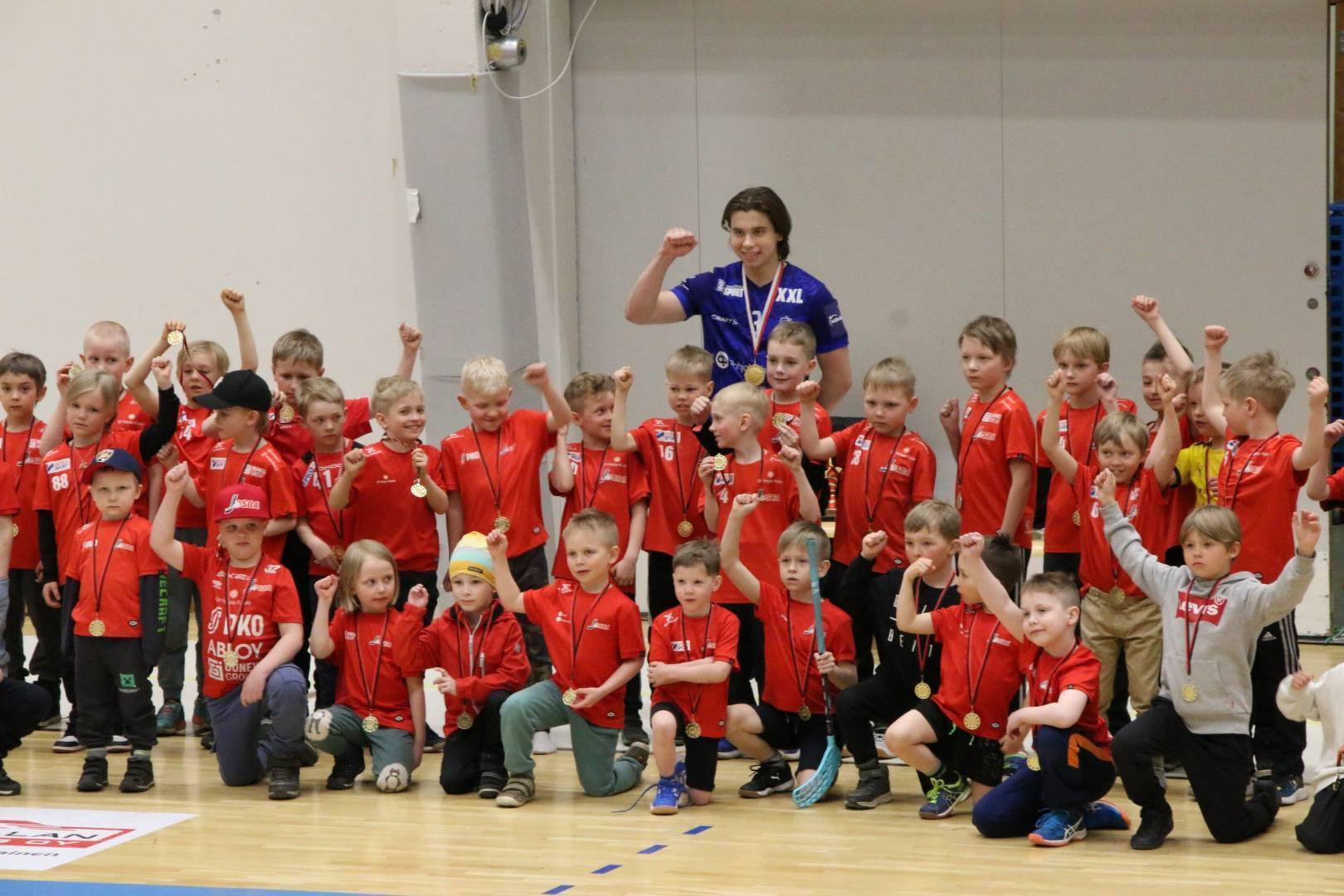 Suomen U19 maailmanmestari mukana Josba Junioreiden päättäjäisissä