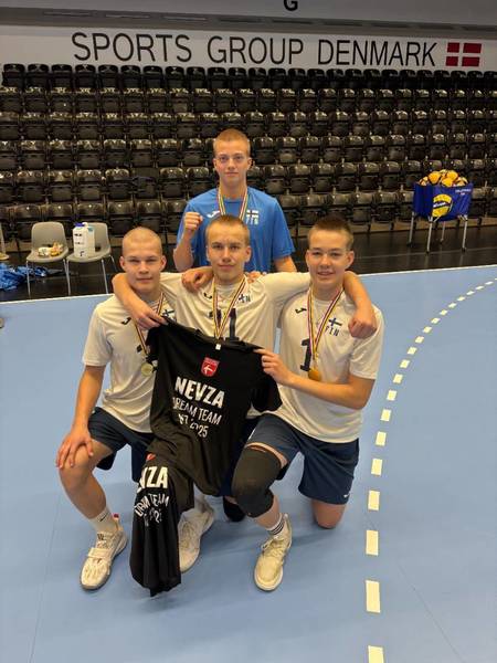 Suomen U18-pojat komeasti EM-kisoihin Italiaan!!