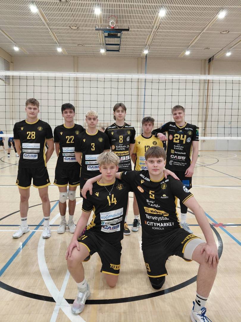 Pooli 2A Alastarossa, Tiikerit neljäs kovassa seurassa